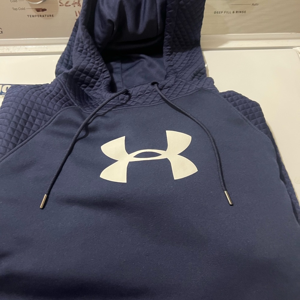 Under Armour Blue Quilted cold gear hoodie. This
